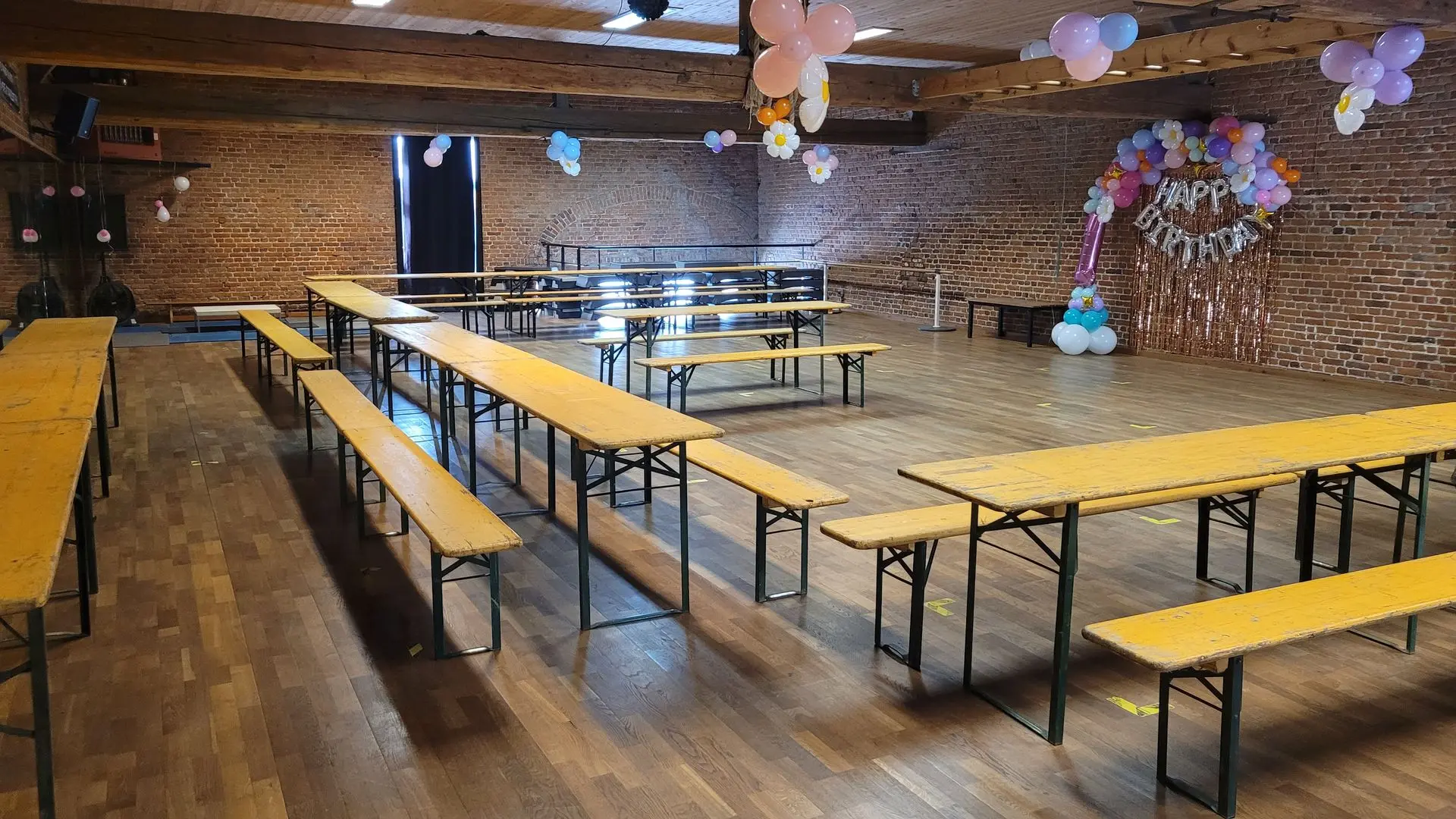 table et bancs de brasserie